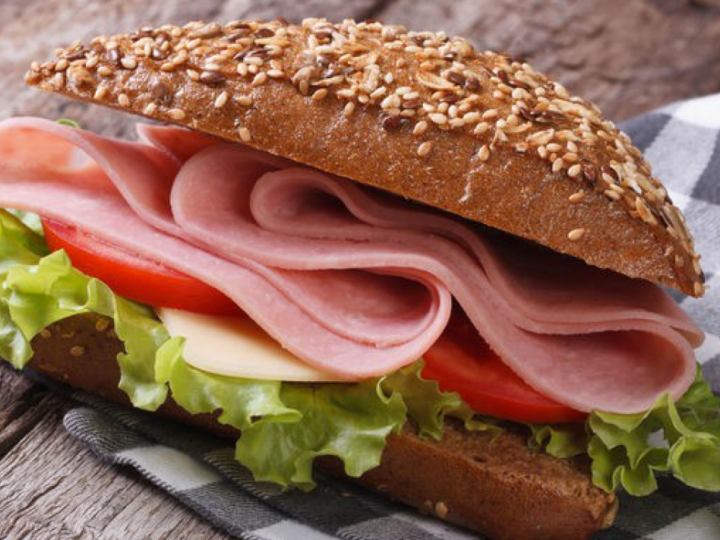 Vleeswarenmakers vinden dat richtlijn voor gezonde broodjes verkeerd wordt weergegegeven